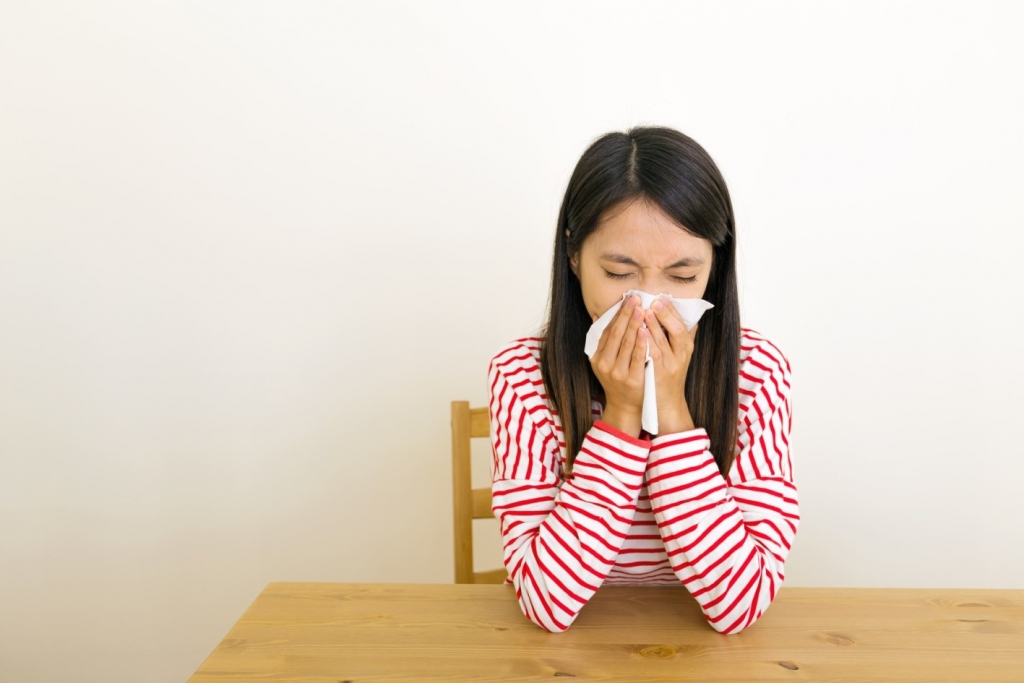 bladder leakage when sneezing